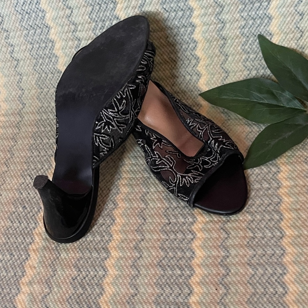 Low Heel - Picture 8 of 12